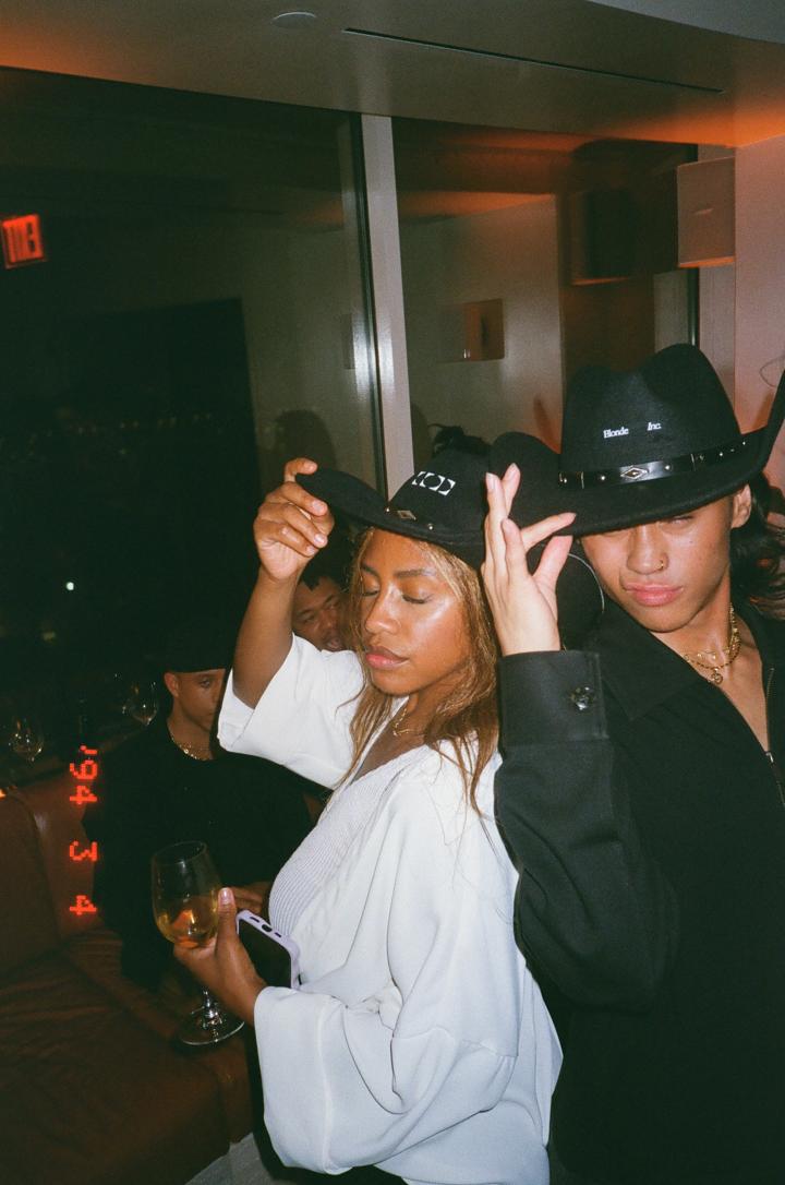 Blonde Party