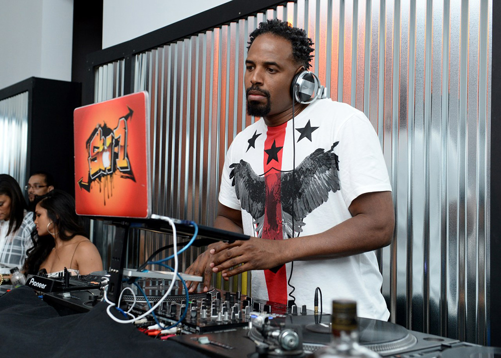 Shawn Wayans DJs at the Bulleit 3D Printed Bar